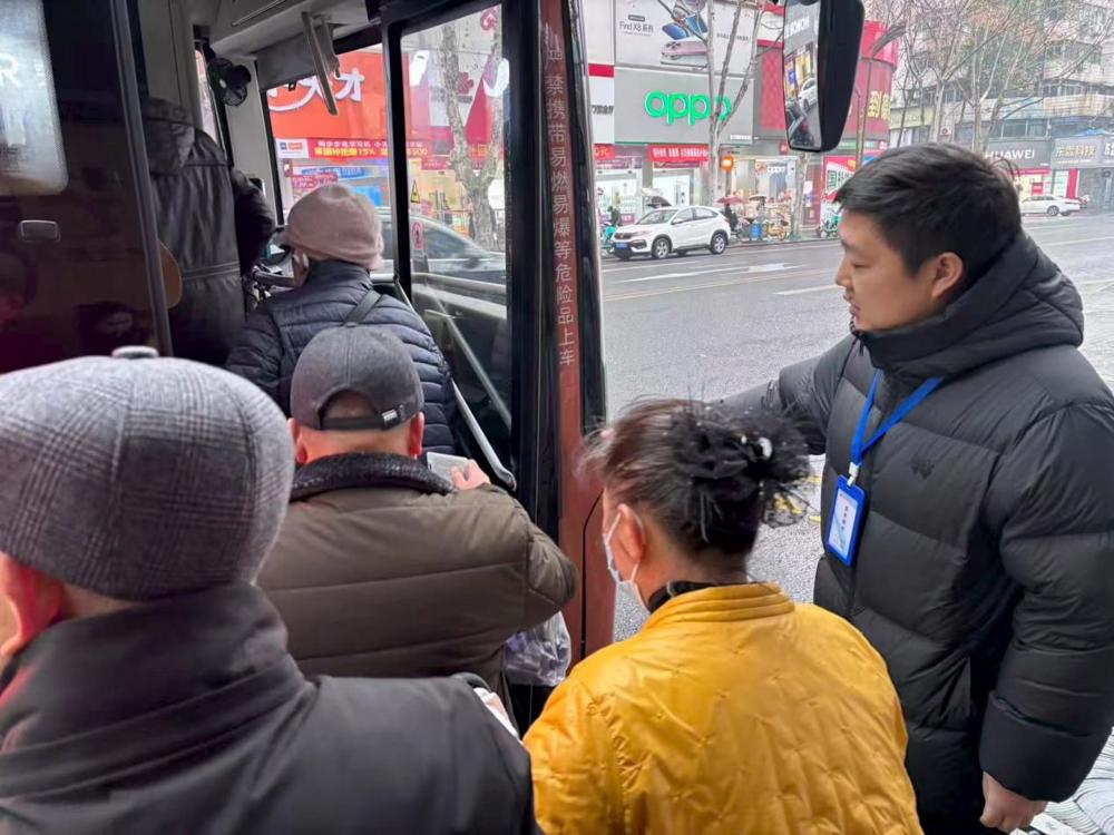 常德公交：稽查监管+服务督导 营造文明和谐乘车环境